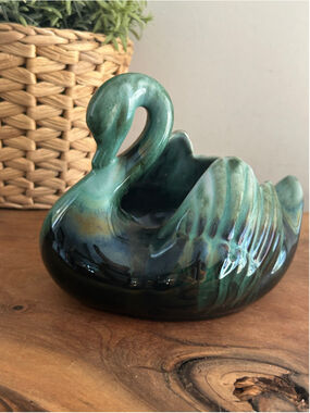 Collingwood Blue 
Mountain Swan Planter Green Blue pottery
